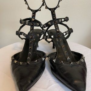 Well-Loved Black Valentino Rockstud Heel